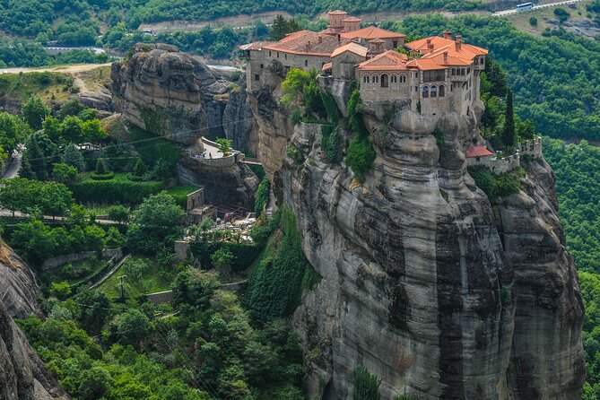 2-Day Delphi and Meteora Tour from Athens - The road to Kalambaka and the overnight stay