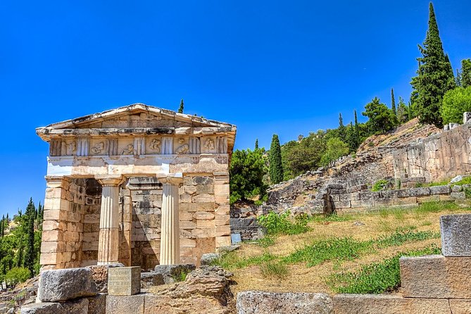 2-Day Delphi and Meteora Tour from Athens - The guides, coach, and pace