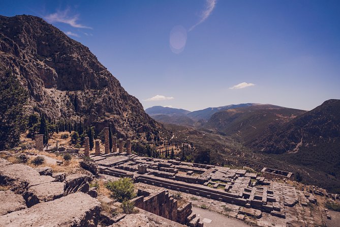 2-Day Tour to Delphi & Meteora with Guide and Tickets From Athens - Meteora’s Cliff-Top Monasteries