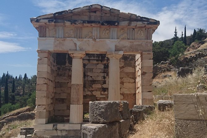 2-Day Trip to Delphi from Athens - Free time in Delphi village