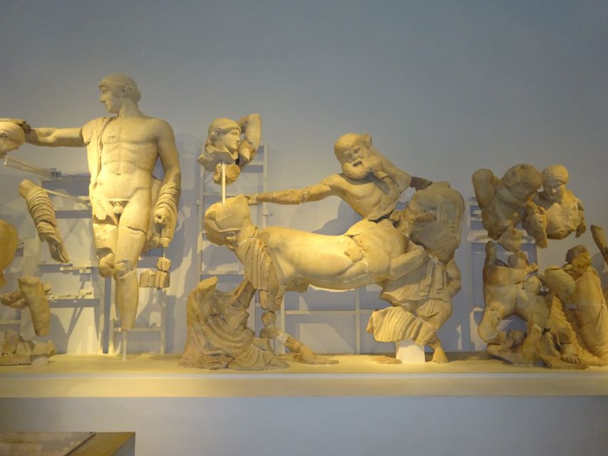 4-Day Tour of Mycenae, Epidaurus, Olympia, Delphi & Meteora - Day two: Olympia and the bridge to Delphi