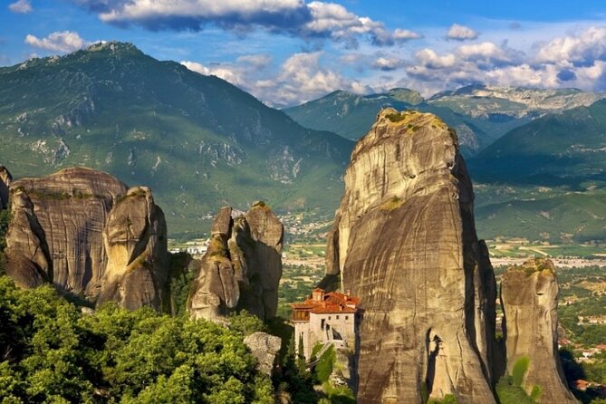 4day Spanish tour in Epidaurus Mycenae Olympia Delphi and Meteora - Day 2: Olympia and the bridge to Delphi