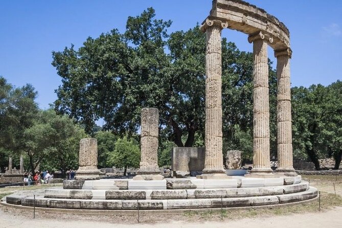 4day Spanish tour in Epidaurus Mycenae Olympia Delphi and Meteora - Day 3: Delphi, Arachova, and Kalambaka