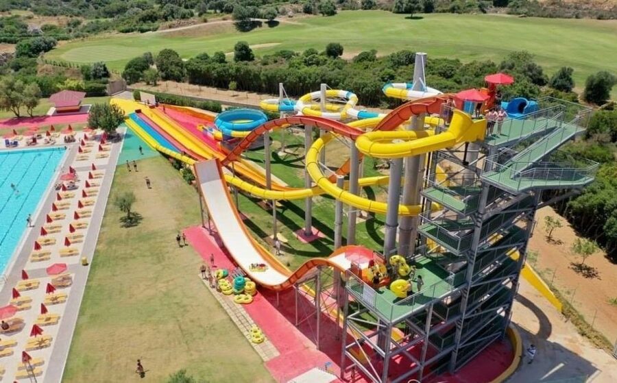 Acqua Plus Water Park Admission with Optional Transfer - Food, rest, and the rhythm of the day