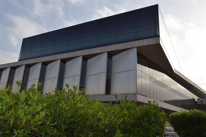 Acropolis & Acropolis Museum Group tour in German or Dutch - Inside the New Acropolis Museum