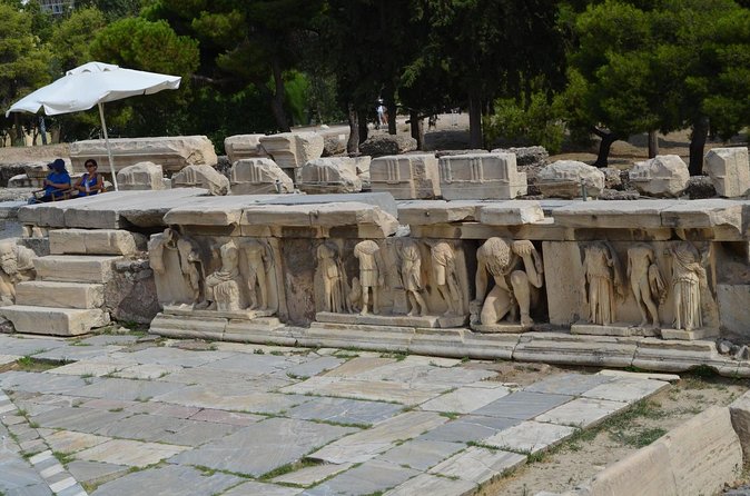 Acropolis of Athens, Parthenon and Acropolis Museum private tour with dinner - Propylaea and Temple of Athena Nike