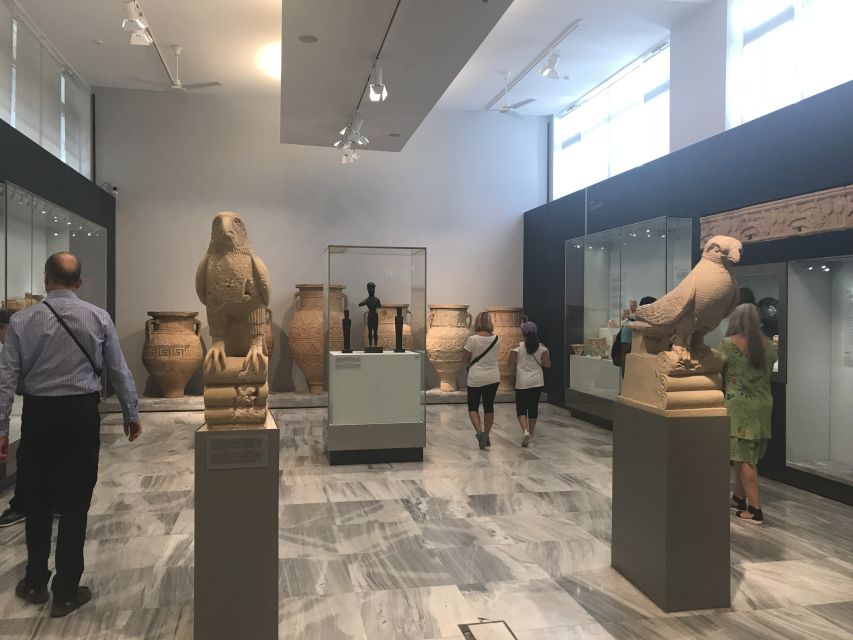 Archaeological Museum of Heraklion: Guided Walking Tour - Meeting your guide at the museum entrance