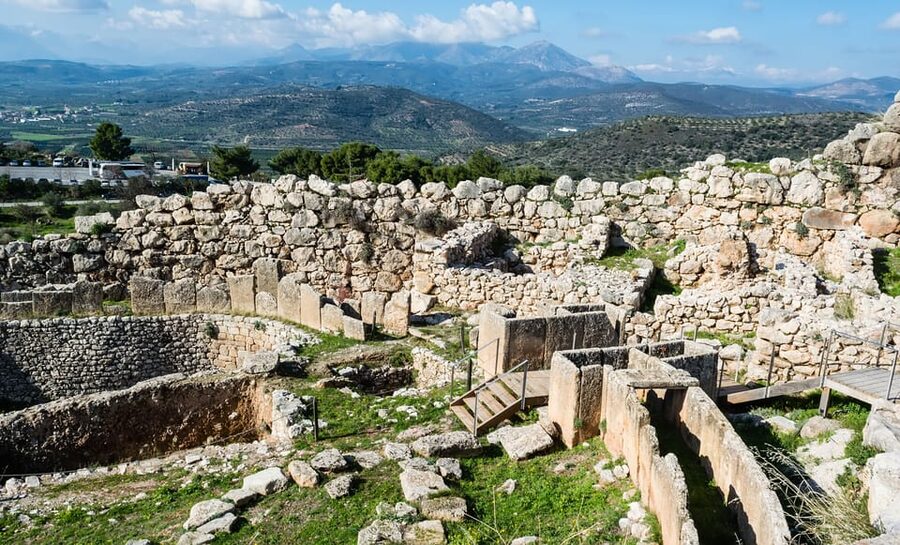 Archaeological Site of Mycenae: E-Ticket with Audio Guide - Reading the museum after the ruins