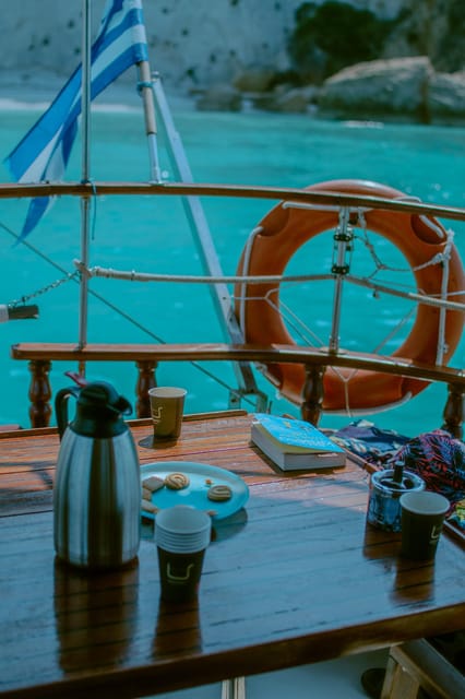 Argostoli: Full-Day Boat Trip with Lunch & Wine - Two hours at Vardiani Islands with homemade lunch