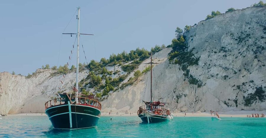Argostoli: Full-Day Boat Trip with Lunch & Wine - White Rocks Beach and the first swim