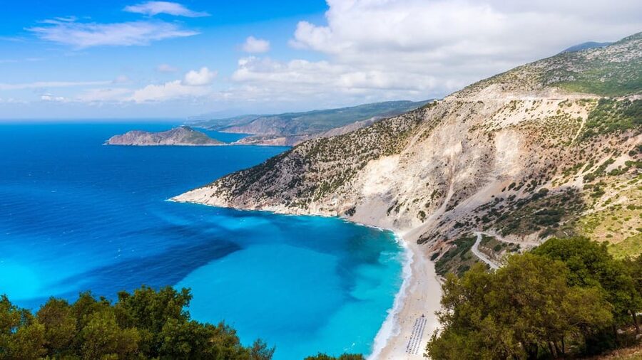 Argostoli: Melissani & Drogarati Cave Tour with Wine Tasting - The Vine wine tasting adds local flavor