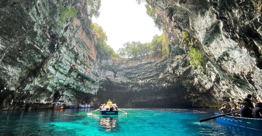 Argostoli: Melissani Lake, Drogarati Cave, and Myrtos Beach - Drogarati Cave and its 118 steps