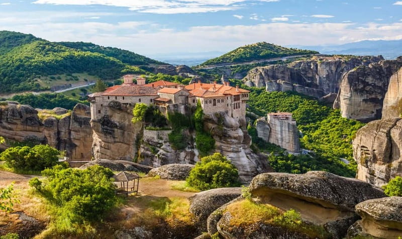 Athens: 2-Day Meteora Tour with Local Guides and Hotel Stay - Choose monastery visits or the 8-kilometer hike
