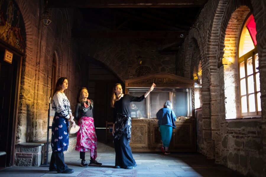 Athens: 2 Days in Meteora with 2 Guided Tours and Hotel Stay - How the guides shape the experience