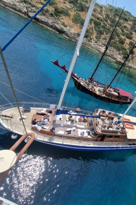 Athens: 3-Hour Sunset Cruise with Swim Stop, Snacks & Drinks - Greek snacks instead of a formal dinner