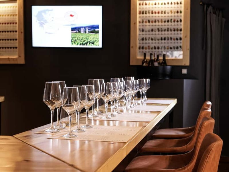 Athens: Acropolis Wine Tasting with Cheese and Olives - Why the virtual vineyard tour works