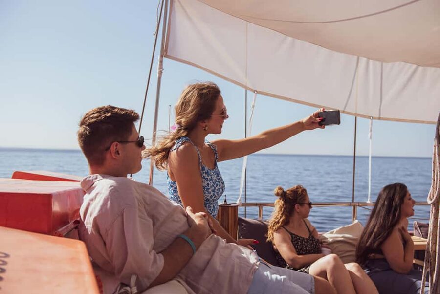 Athens: Agistri, Moni, and Aegina Cruise with Lunch & Drinks - The return crossing to Piraeus