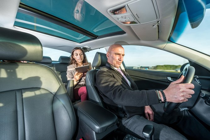 Athens Airport Arrival Transfer to Hotels or Addresses in Athens - What the private vehicle adds