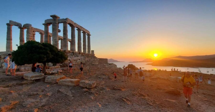 Athens: Cape Sounio & Poseidon Temple Trip with Audio Guide - The first viewpoint and the best wide-angle photo