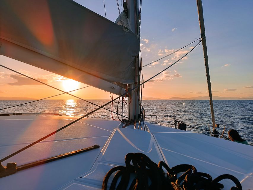 Athens: Catamaran Cruise with Fresh Lunch and Wine - Meeting at Pier 6 in Alimos Marina