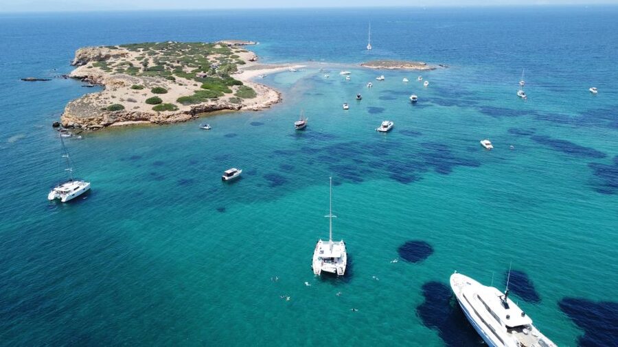Athens: Catamaran Cruise with Fresh Lunch and Wine - The first hour: sailing out along the Athens Riviera