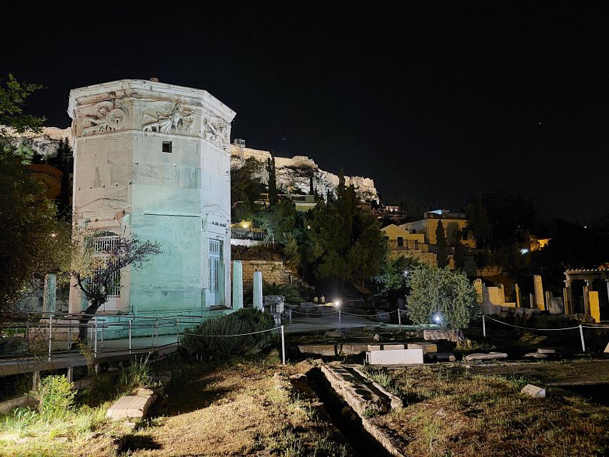 Athens: City Highlights Nighttime Walking Tour in Spanish - Syntagma Square and the Evzones