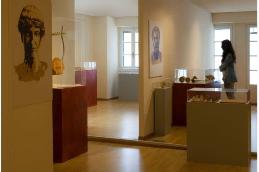 Athens:City Pass with Acropolis, Museums, Hop-On Hop-Off Bus - What the pass does not solve