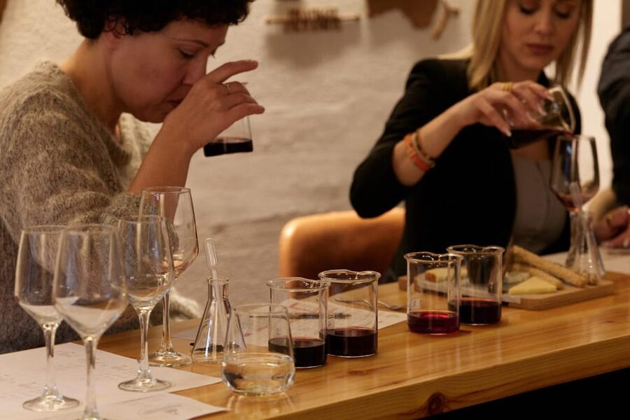 Athens: Create Your Own Wine-Workshop under the Acropolis - How to fit it into an Athens day