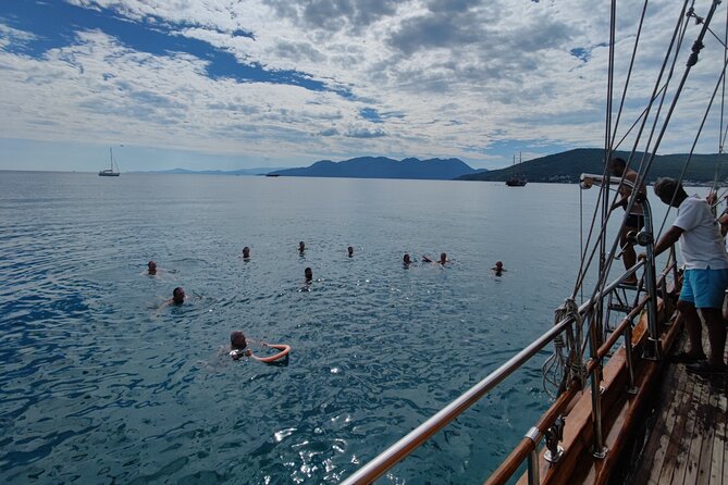 Athens cruise: Agistri, Moni/Metopi, Aegina with lunch & drinks - Moni or Metopi is the day’s swimming stop
