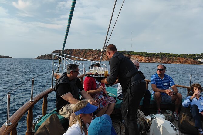 Athens cruise: Agistri, Moni/Metopi, Aegina with lunch & drinks - What the $174.14 price really covers