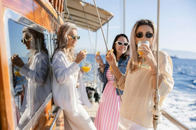 Athens: Cruise to Agistri, Moni & Aegina with Lunch & Drinks - What the traditional boat is like