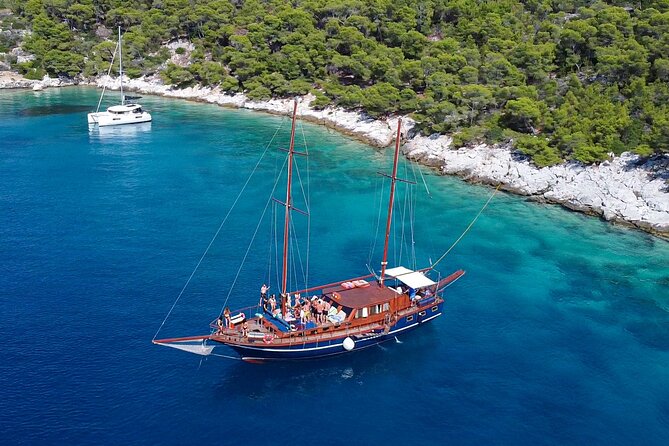 Athens Day Cruise: 3 Islands Tour in the Saronic Gulf with Lunch - Metopi, Aponisos, or Moni: the main swimming stop