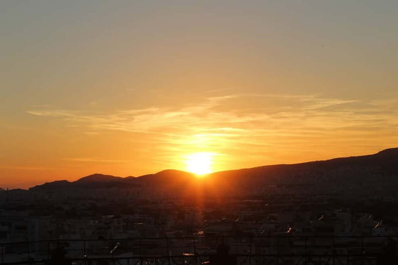 Athens: Dinner in the Sky Experience - Eating a four-course Greek menu in the air