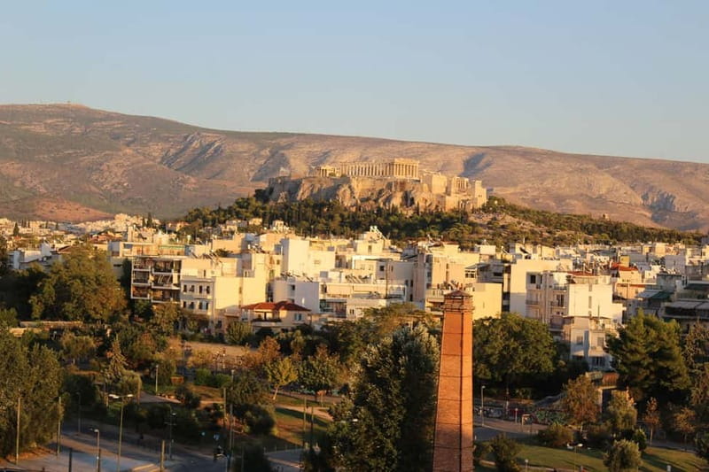 Athens: Dinner in the Sky Experience - Drinks, blankets, and the human side of the evening