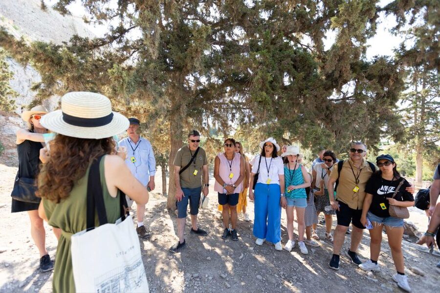 Athens: Early Morning Guided Tour to Acropolis and Museum - Entering through the Propylaea