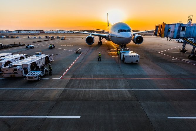 Athens Hotels To Athens AirPort Private Luxury Transfer Service - The service is strongest before dawn