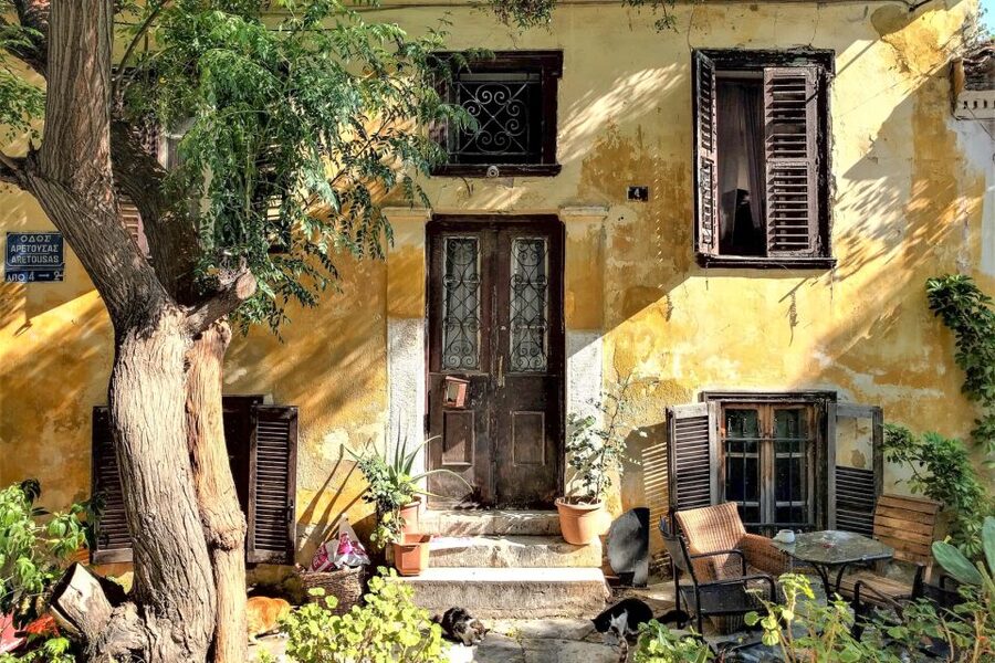 Athens Instagram Tour: The Most Scenic Spots - Anafiotika feels like a small island in the city