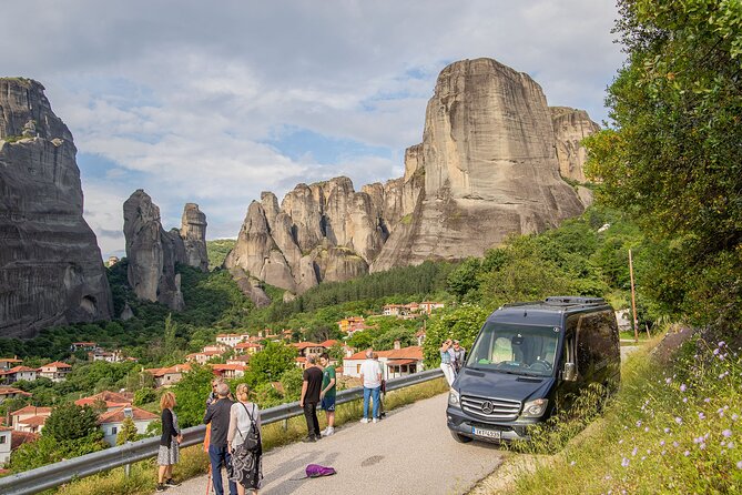 Athens: Meteora Monasteries, Caves & Coastal Stopovers with Lunch - Three monasteries, three different visits