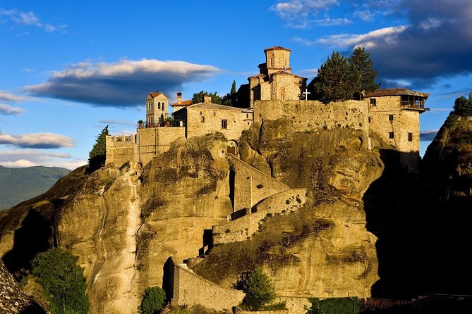 Athens: Meteora Monasteries, Hermit Caves Tour with Pickup - Saint Stephen and the easiest monastery approach