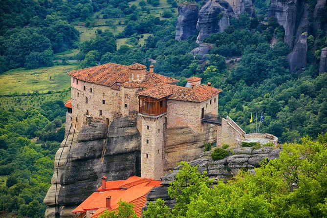 Athens: Meteora Monasteries, Hermit Caves Tour with Pickup - Switching to the local minibus in Kalambaka