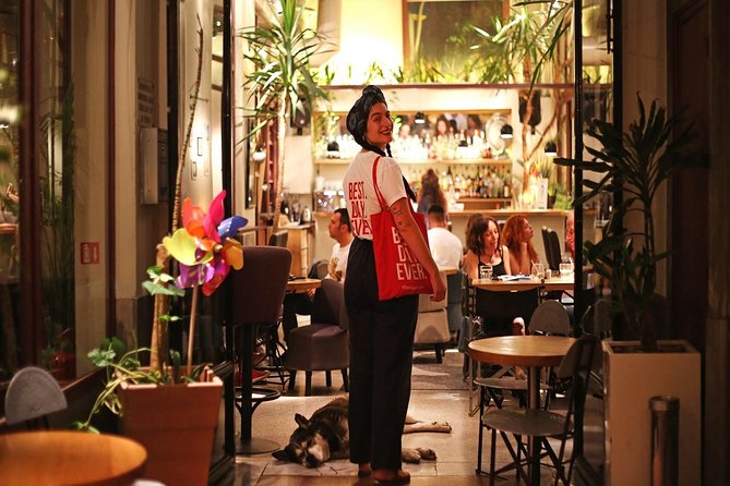 Athens Moonlight Waling Tour with Drinks and Meze Dishes - Group size, walking, and the feel of the evening