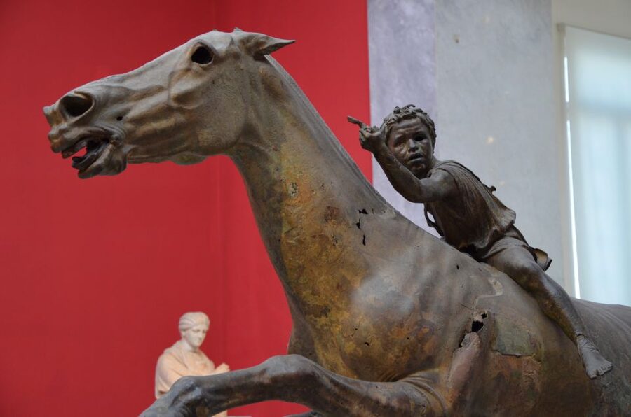 Athens: National Archaeological Museum Private Guided Tour - Pottery, small objects, and everyday Greek life