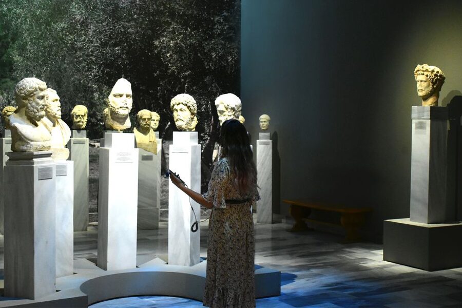 Athens: National Archaeological Museum Ticket & Audio Guide - Is the audio guide easy to use?