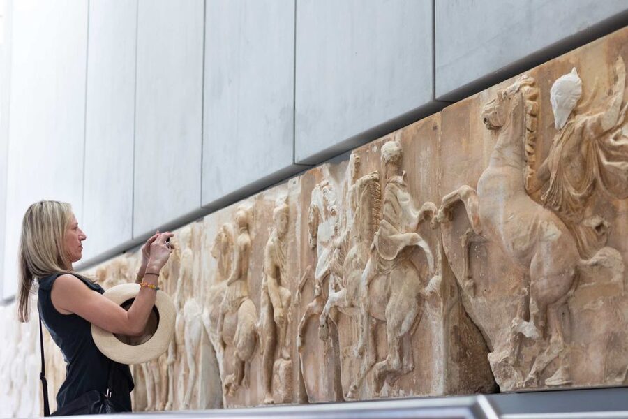 Athens: Panoramic Tour with Guided Acropolis & Museum Visit - Price, transport, and what you receive