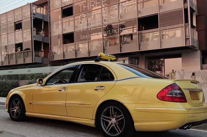 Athens Private Airport Transfers: Arrivals and Departures - Choosing between the sedan and minivan