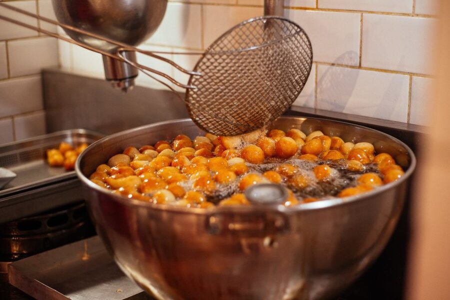 Athens: Private Food Tour – 10 Tastings With Locals - Sofokleous Street, the Financial District, and the spice market