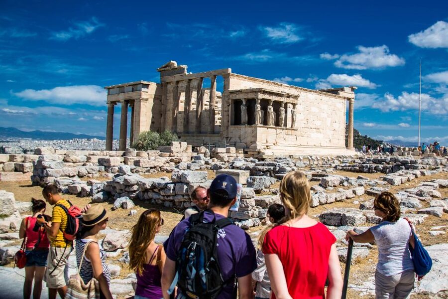 Athens: Private Guided Skip-the-Line Tour of the Acropolis - The Propylaia and the first great views