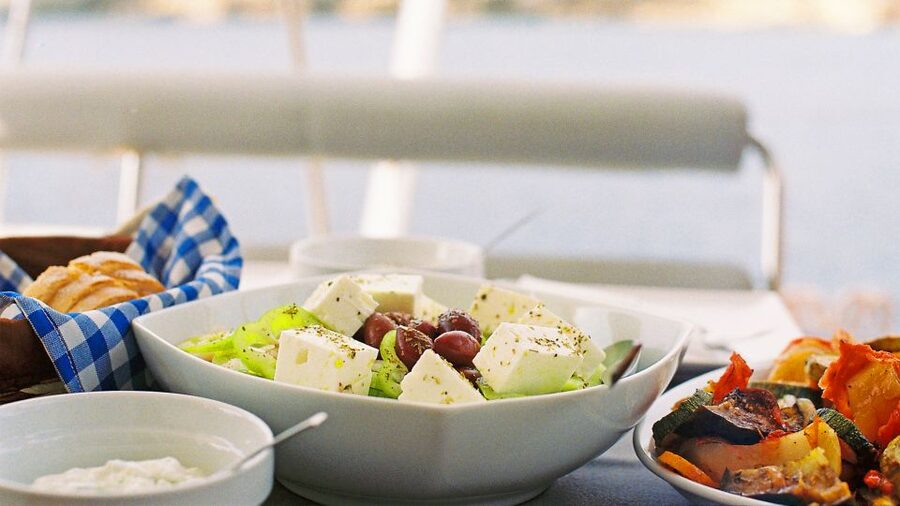 Athens: Riviera Catamaran Cruise with Meal and Drinks - Drinks, sailing, and the ride home