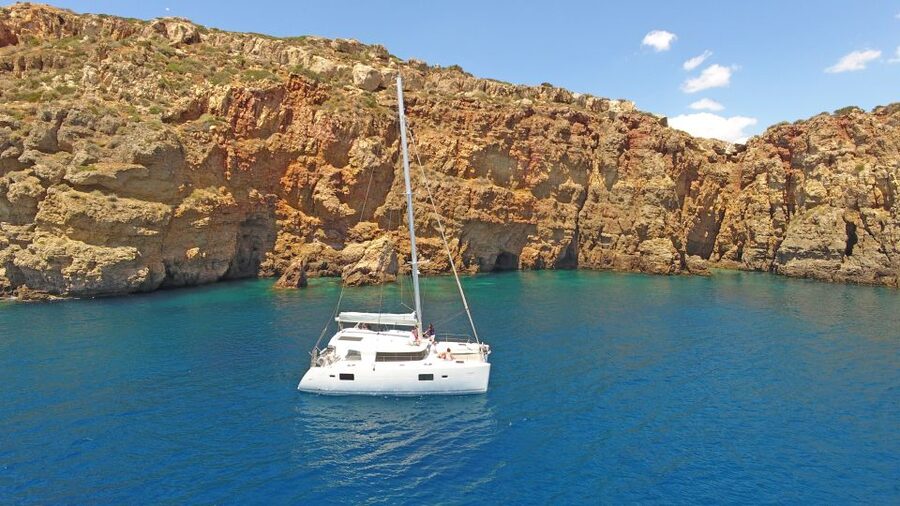 Athens: Riviera Catamaran Cruise with Meal and Drinks - Practical advice for a smoother day
