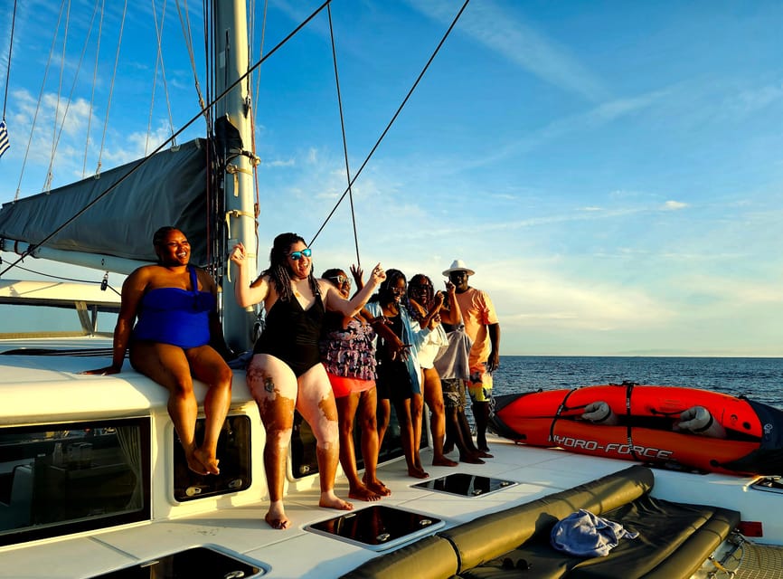 Athens: Riviera Catamaran Tour with Fresh Meal and Drinks - What the $144 price includes